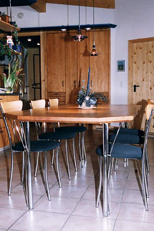Massivholztisch